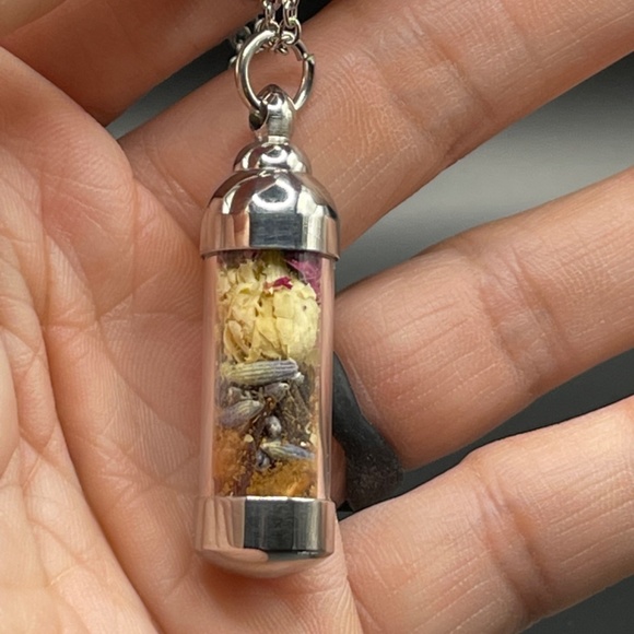 Emotional Stability Spell Necklace - Picture 1 of 2